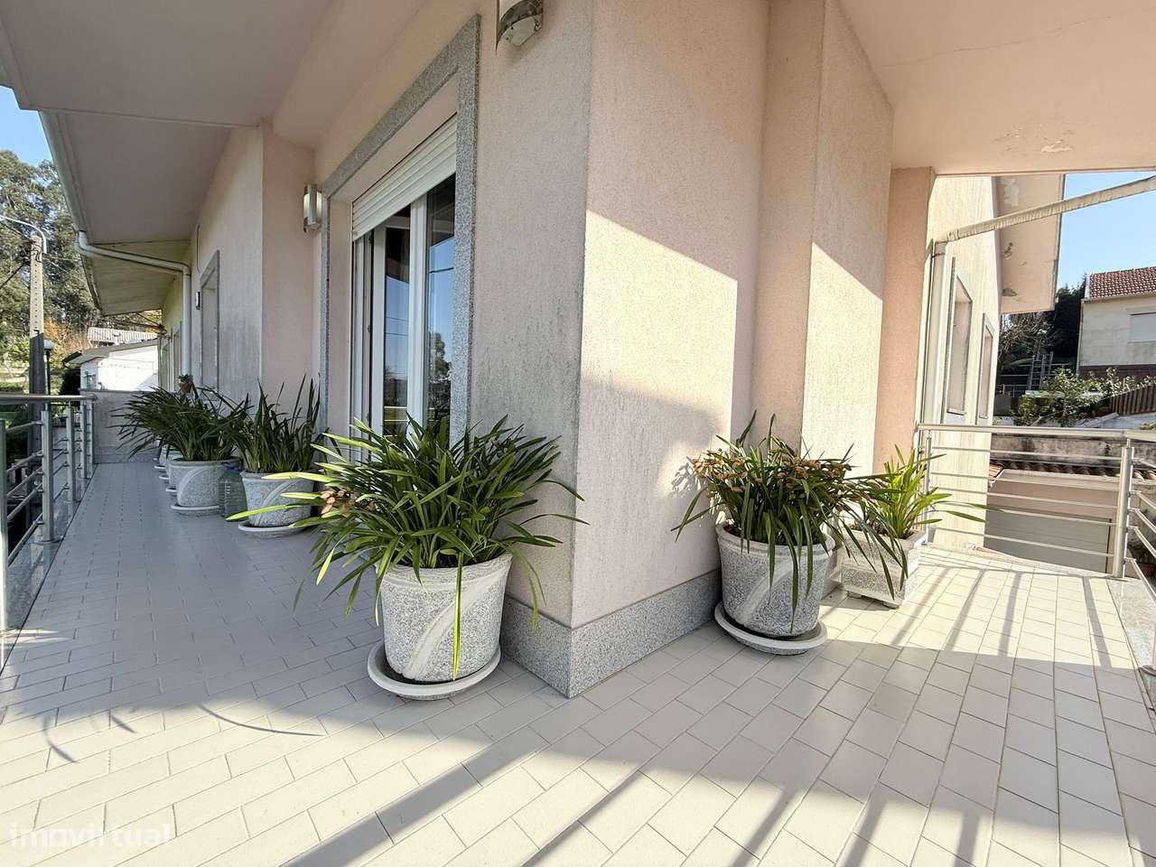 Moradia T3 | Terraço | Box 4 Carros | Varanda | Jovim | Exclusivo-31