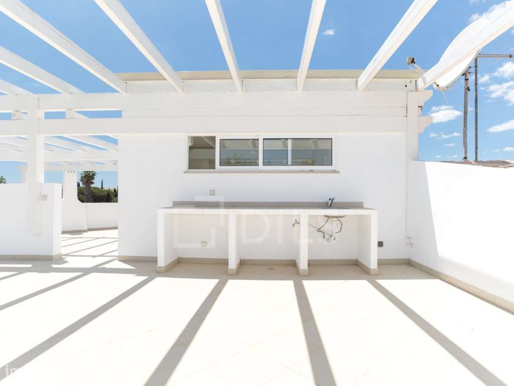 Moradia T4 com piscina em Vilamoura, Algarve-39