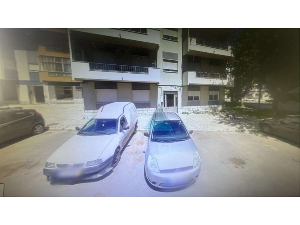 Apartamento totalmente remodelado Corroios-0