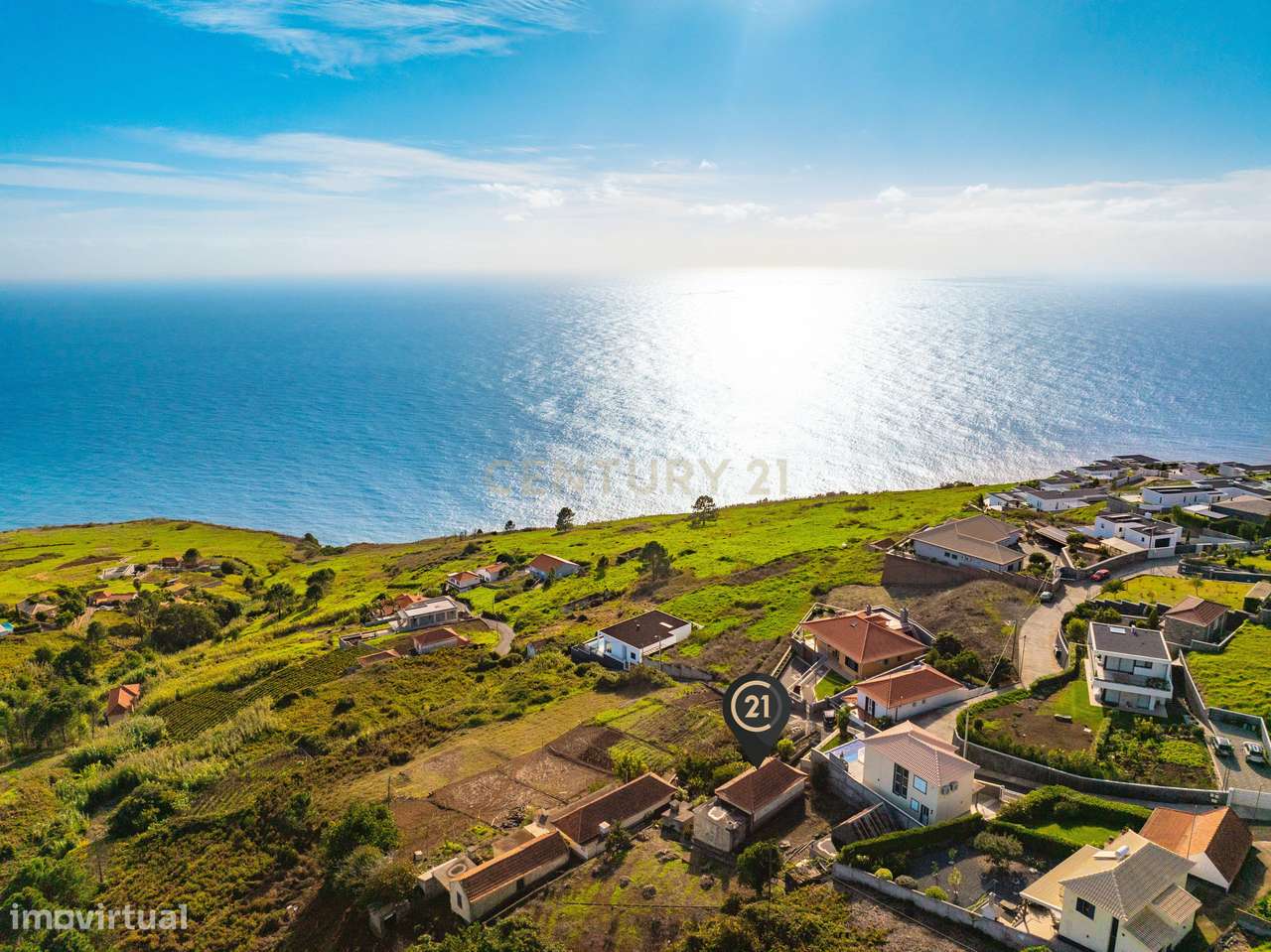 Moradia Tradicional nos Prazeres com Terreno e Vista Mar-23