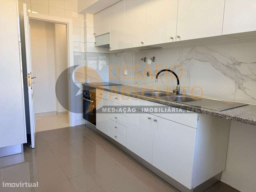 Apartamento T3 c/ Arrecadação. Feijó | Almada-7