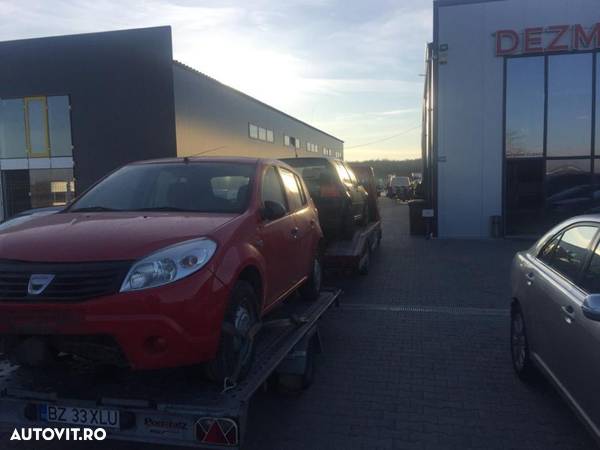 Dezmembram Dacia Sandero 1.4 benzina an fabr 2010 - 1