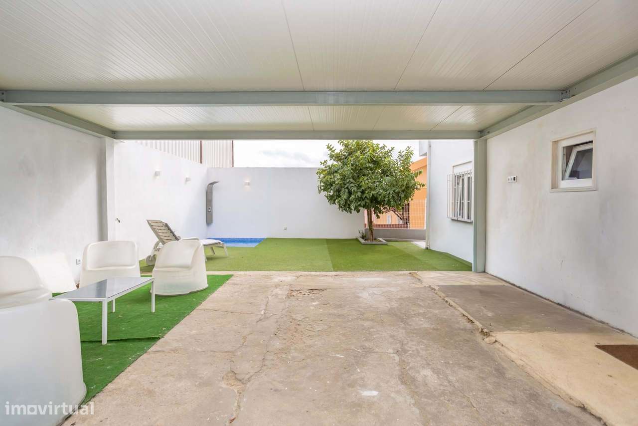 Moradia T5 com 223 m², Box e Sótão na Quinta da Peça, em Loures-5