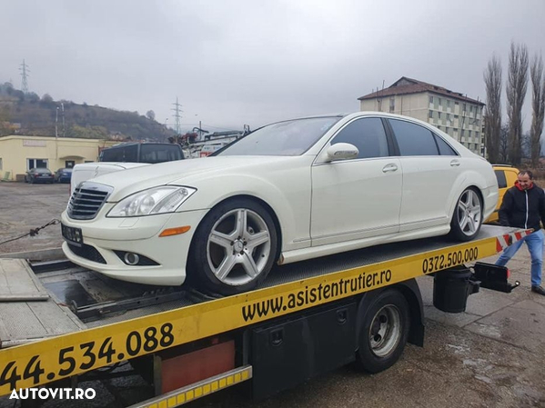 Dezmembrez Mercedes W221 S550 4 matic 2008 - 5