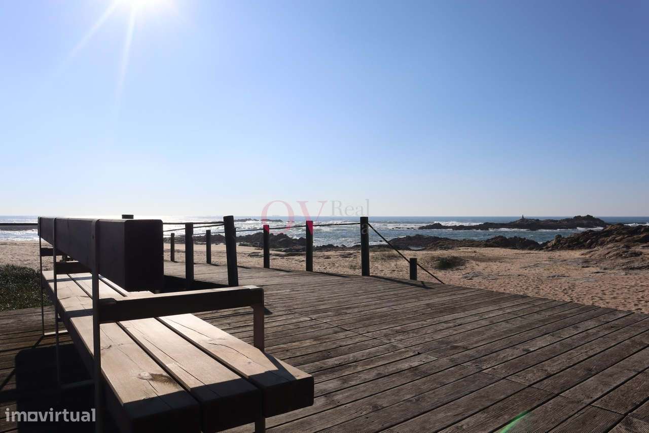 Loja Rés-do-chão, com esplanada, 1ª linha da Praia do Marreco em prédi-15