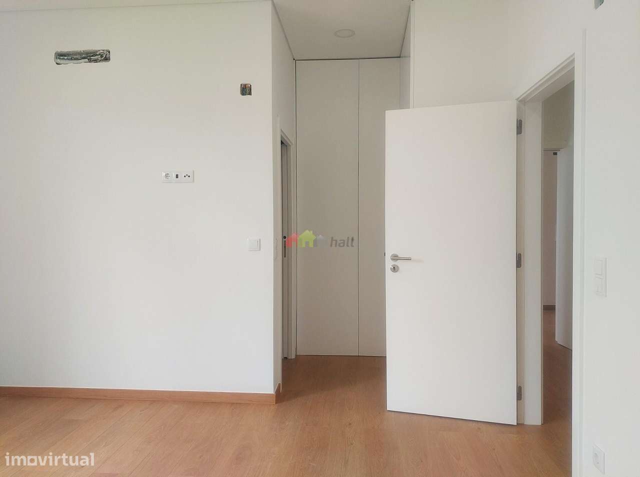 Moradia T4 Nova de arquitectura moderna em Azeitão-16