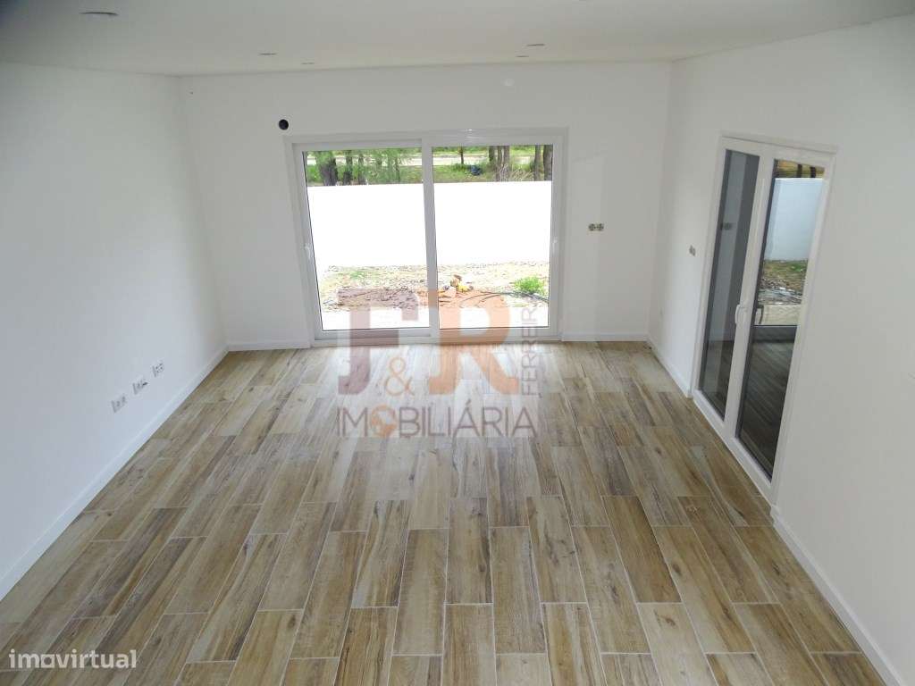 Moradias Geminada DuplexT3 com Pérgola. Pinhal do General. Fernão F...-54