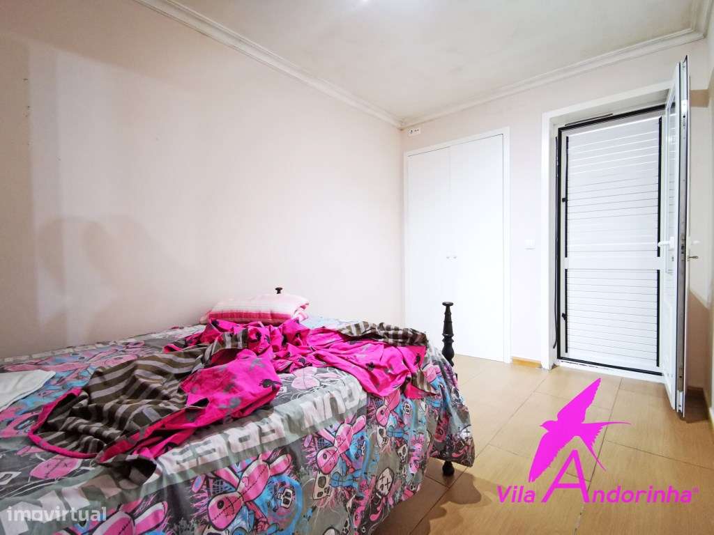 Prédio no centro histórico de Viana-15