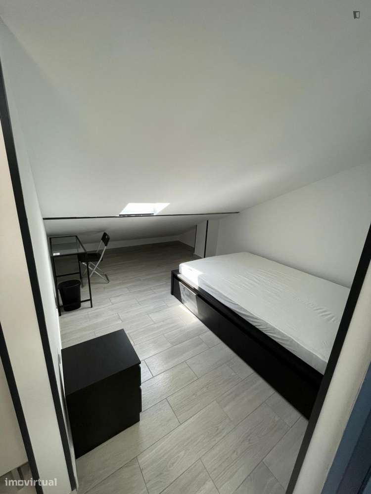 Quarto - localizado em Sé de Braga e São Lázaro Braga - Grande imagem: 4/7