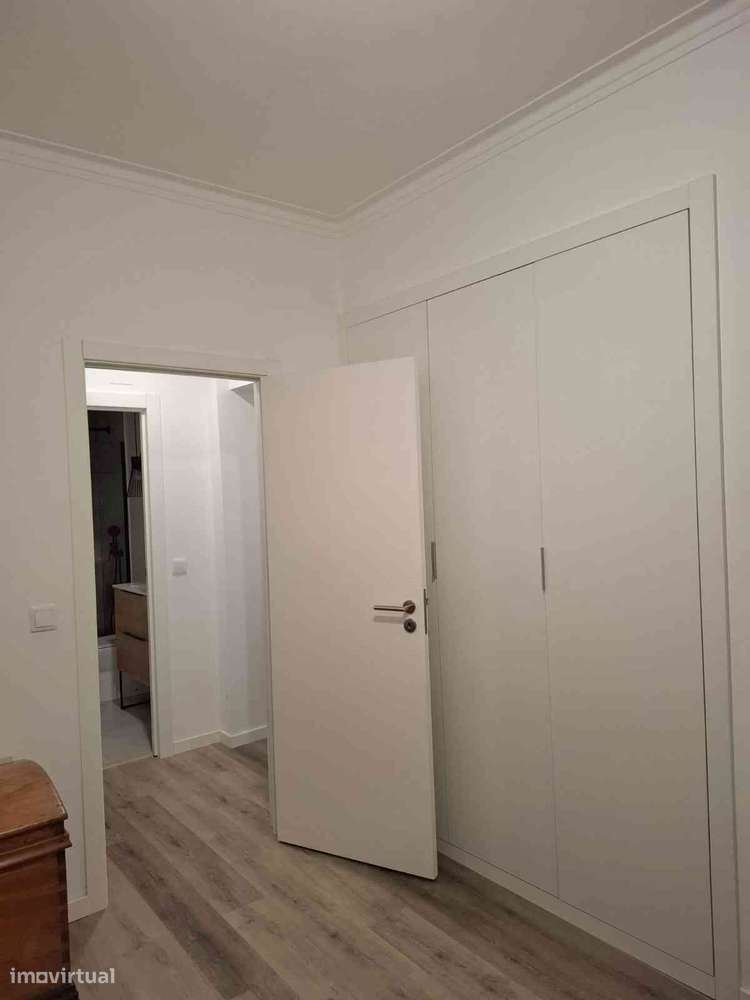 Apartamento T2 em Benfica - junto à Av. Uruguai - Grande imagem: 5/16