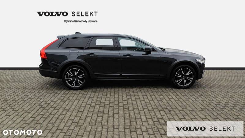 Volvo V90 Cross Country - 7