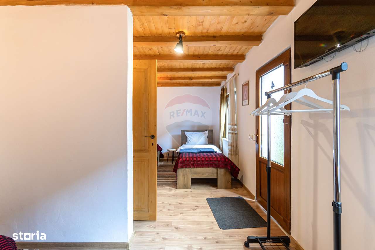 Casă / Vilă cu 7 camere de vânzare-11