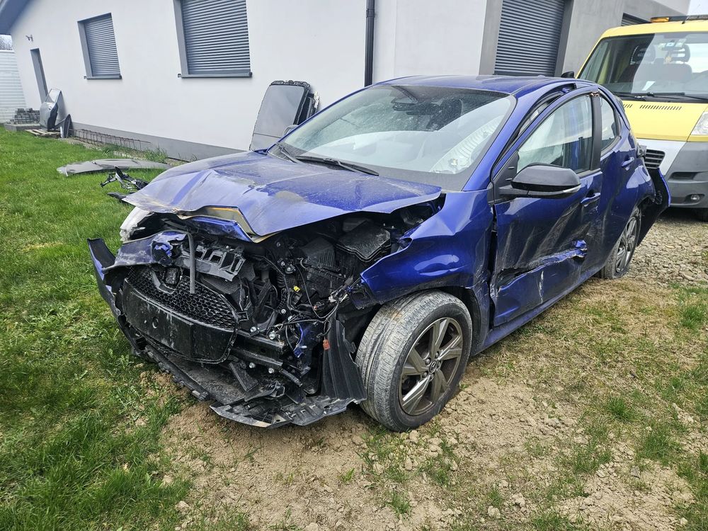 Toyota Yaris IV Hybrid 1.5 Executive 2024