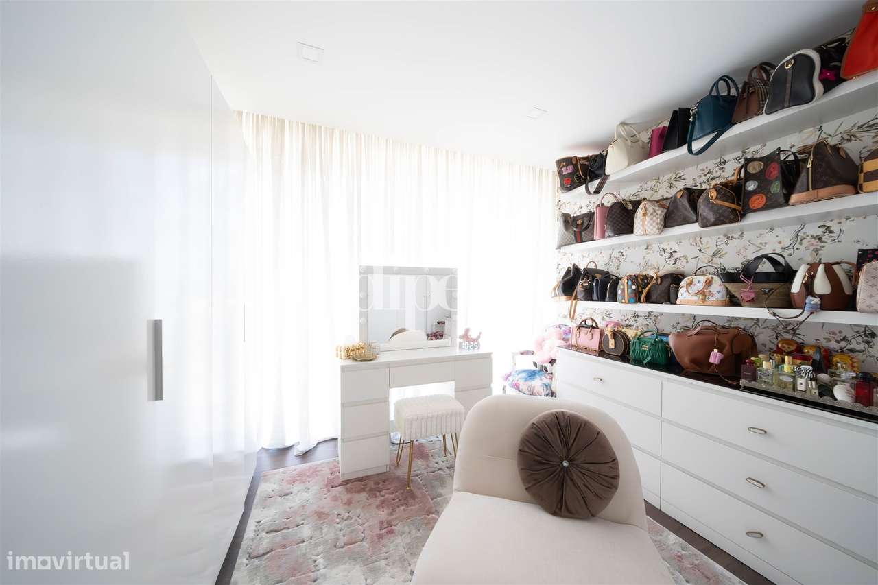 Fantástica moradia T3+1 com piscina e sala de inverno-20