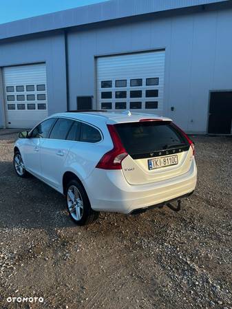 Volvo V60 Cross Country - 5