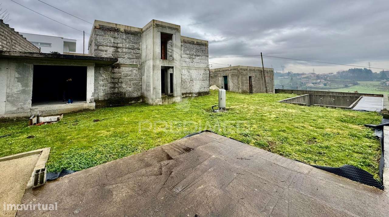 Moradia T4 Nova com "Piscina" em Serzedelo, Guimarães - Grande imagem: 2/26