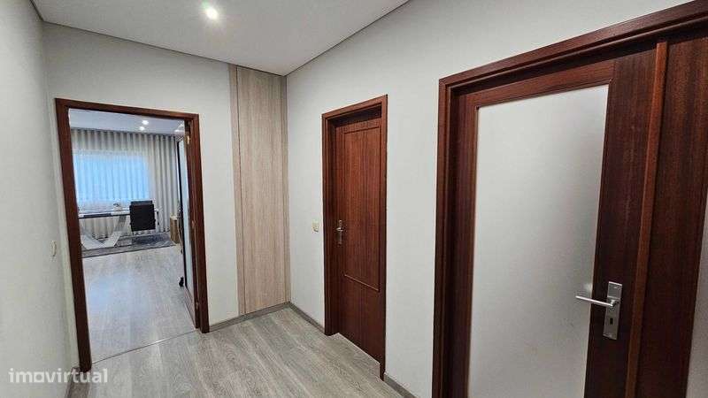 T3 Remodelado 166m² | Possibilidade 3 WC | Garagem 2 Carros - Grande imagem: 4/12