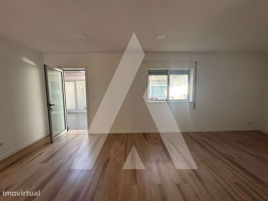 apartamento T2 totalmente renovado, situado em Esgueira. - Grande imagem: 4/11