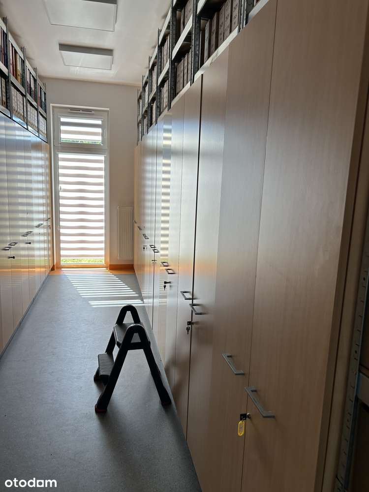 Nowoczesny biurowiec  – Kielnarowa, 700 m²,parking,-6