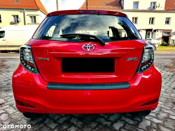 Toyota Yaris 1.0 Premium - 8