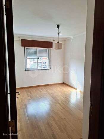 Apartamento T2 com elevador na Aldeia de Paio Pires-17