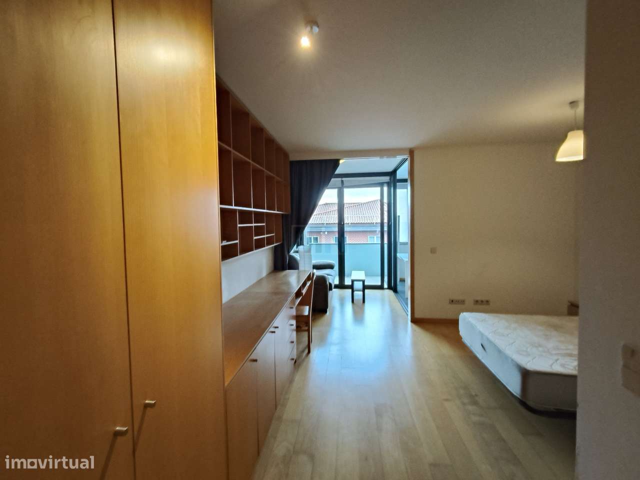 T0 com aparcamento na Qta. da Portela - Grande imagem: 2/24