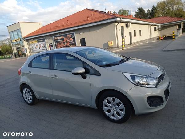 Kia Rio - 1