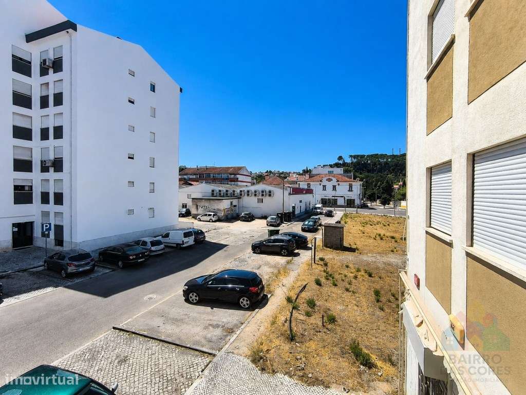 Apartamento T4 renovado em excelente localização em Tomar-9