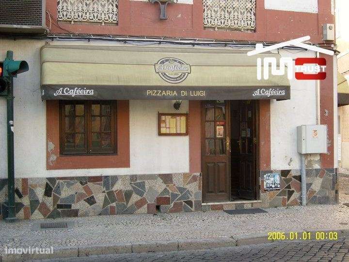 Prédio Habitacional Rés-do-Chão e 1º andar no Centro do Montijo - P... - Grande imagem: 2/28