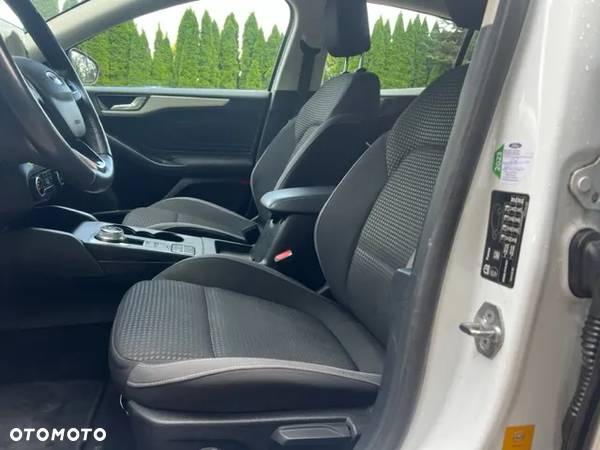 Ford Focus 1.5 EcoBlue Start-Stopp-System COOL&CONNECT - 6