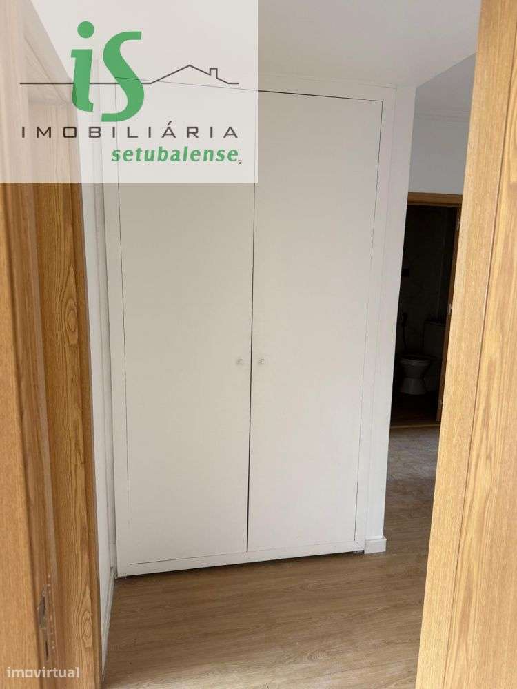APARTAMENTO T3 NO MONTALVÃO EM SETÚBAL (3º ANDAR SEM ELEVADOR EXCEL-12