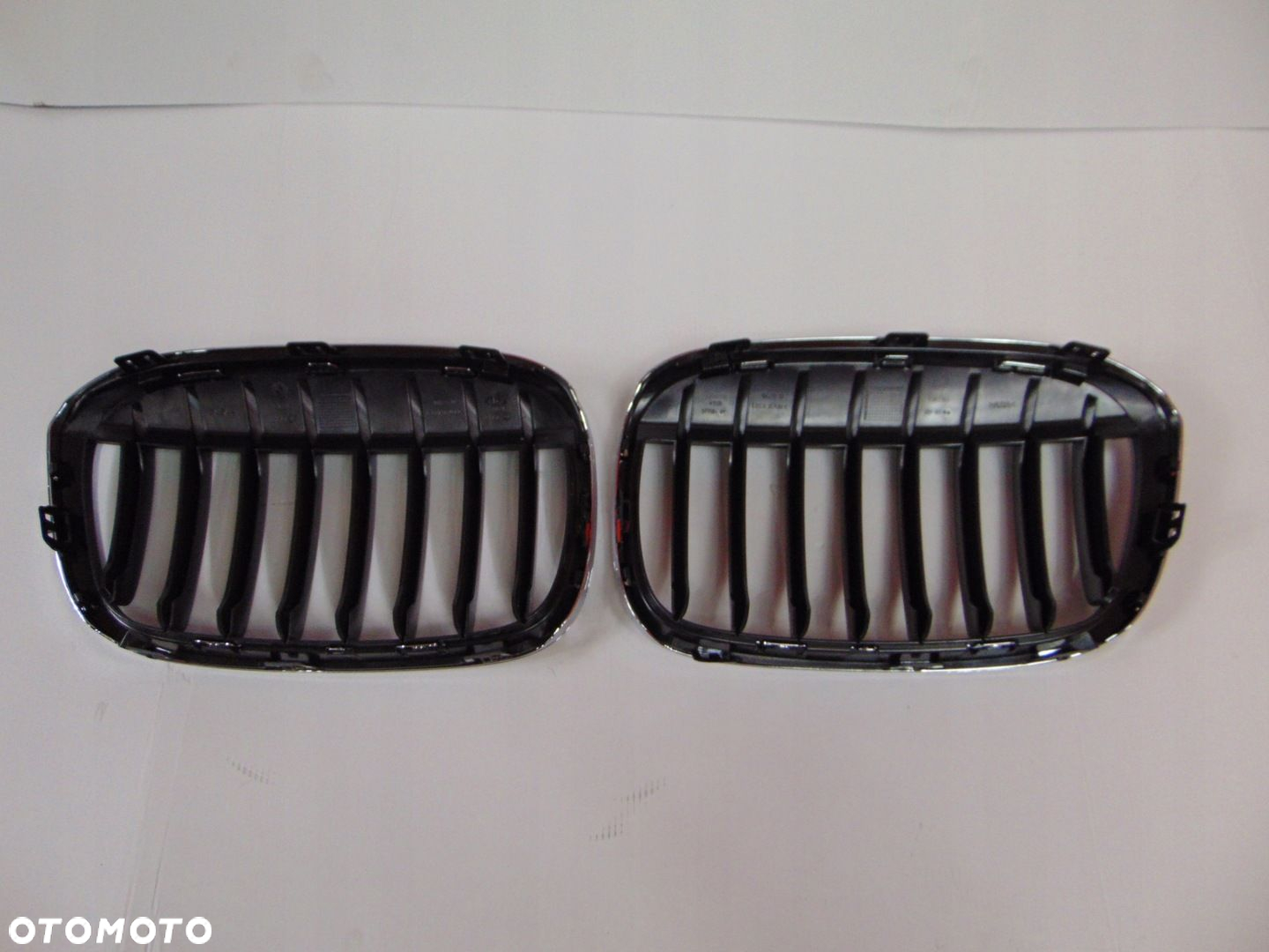 BMW X1 F48 15- NERKA GRILL ATRAPA PRAWA LEWA KPL - 11