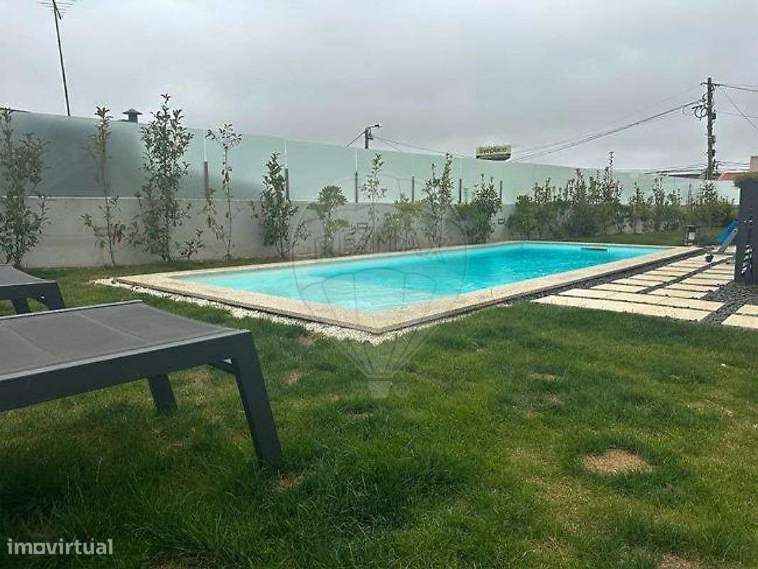 Moradia de Luxo T3+1 com Piscina Aquecida -300m da Praia em Matosinhos-31