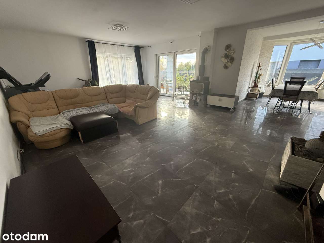 Duży dom, willa, możliwość wynajmu dla pracowników - Pełny obrazek: 3/20