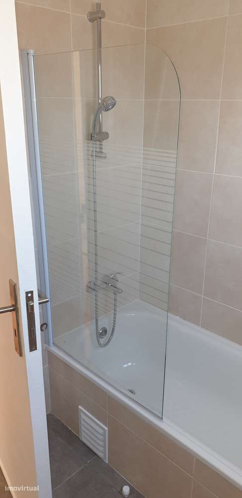 T2 novo, Rua paula Vicente, Almada ao Cristo Rei. A nao perder - Grande imagem: 4/8