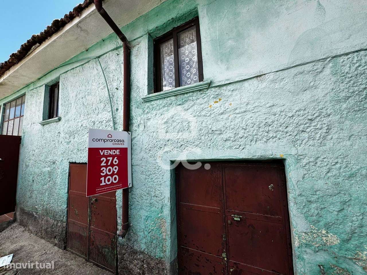 Oportunidade Única: Moradia para Restauro com Grande Potencial-44