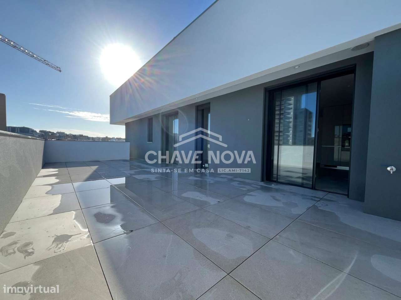 Apartamento T3 Novo Último Piso c/ Garagem Box em Coimbrões-0