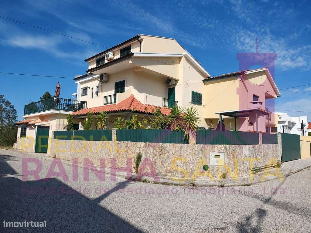 Moradia M4 com vistas panorâmicas, areas verdes, paineis solares e ...-21
