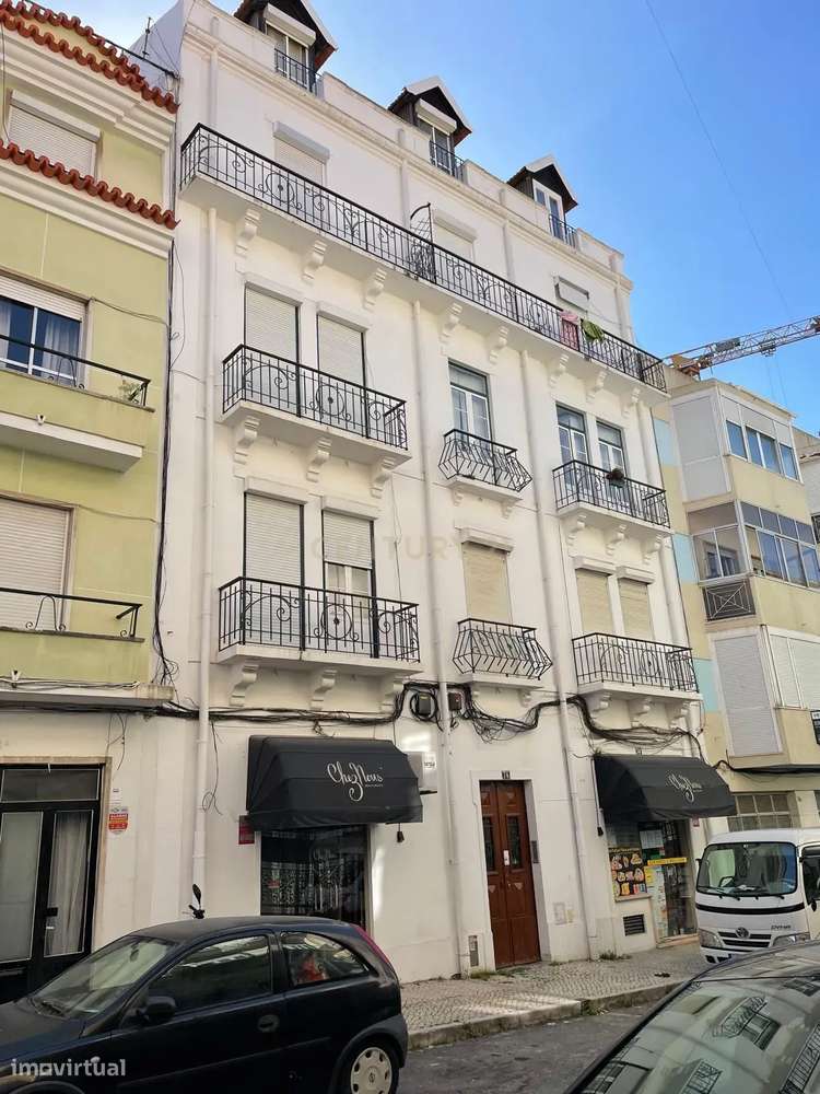 Apartamento T2 no vibrante bairro de Benfica-12