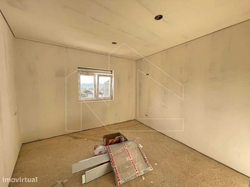 Moradia T2 com Espaço Exterior - A Dois Minutos do Centro de Águeda!-1