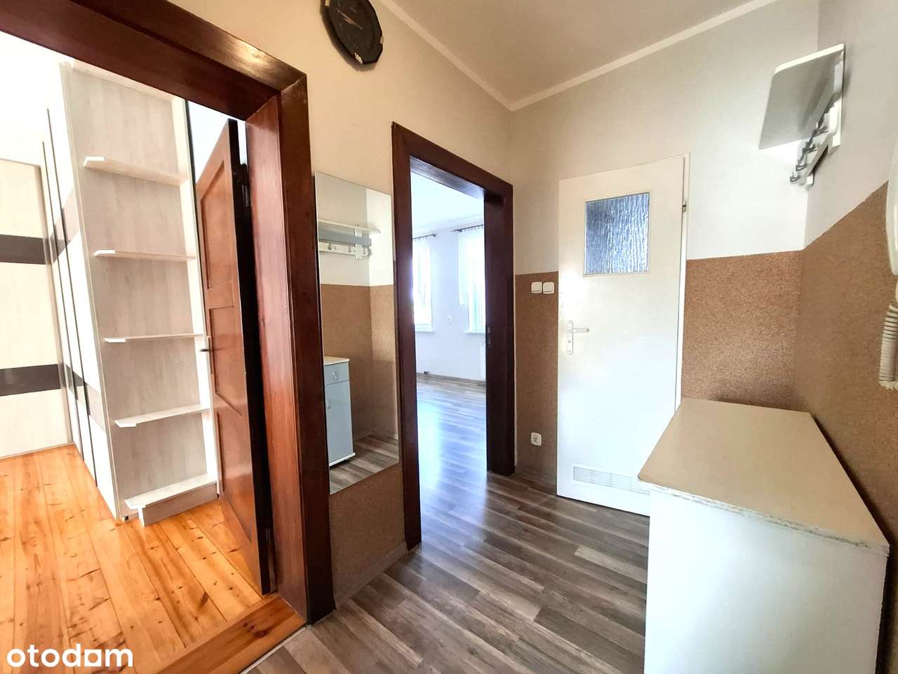 Uwaga! Nowa cena! Atrakcyjne mieszkanie w odnowionej kamienicy.-2