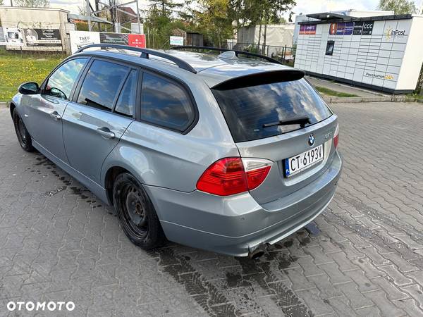 BMW Seria 3 320i - 3