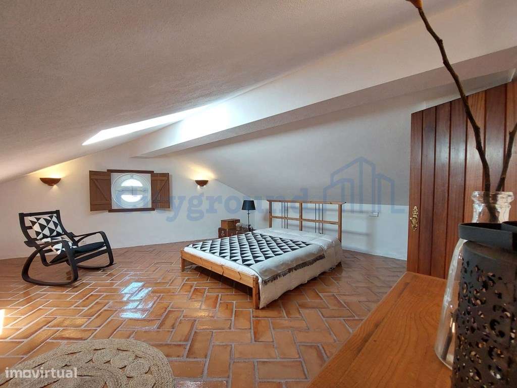 Charme com toque de luxo - Moradia V4 de 2 pisos com jardim em Regu...-25