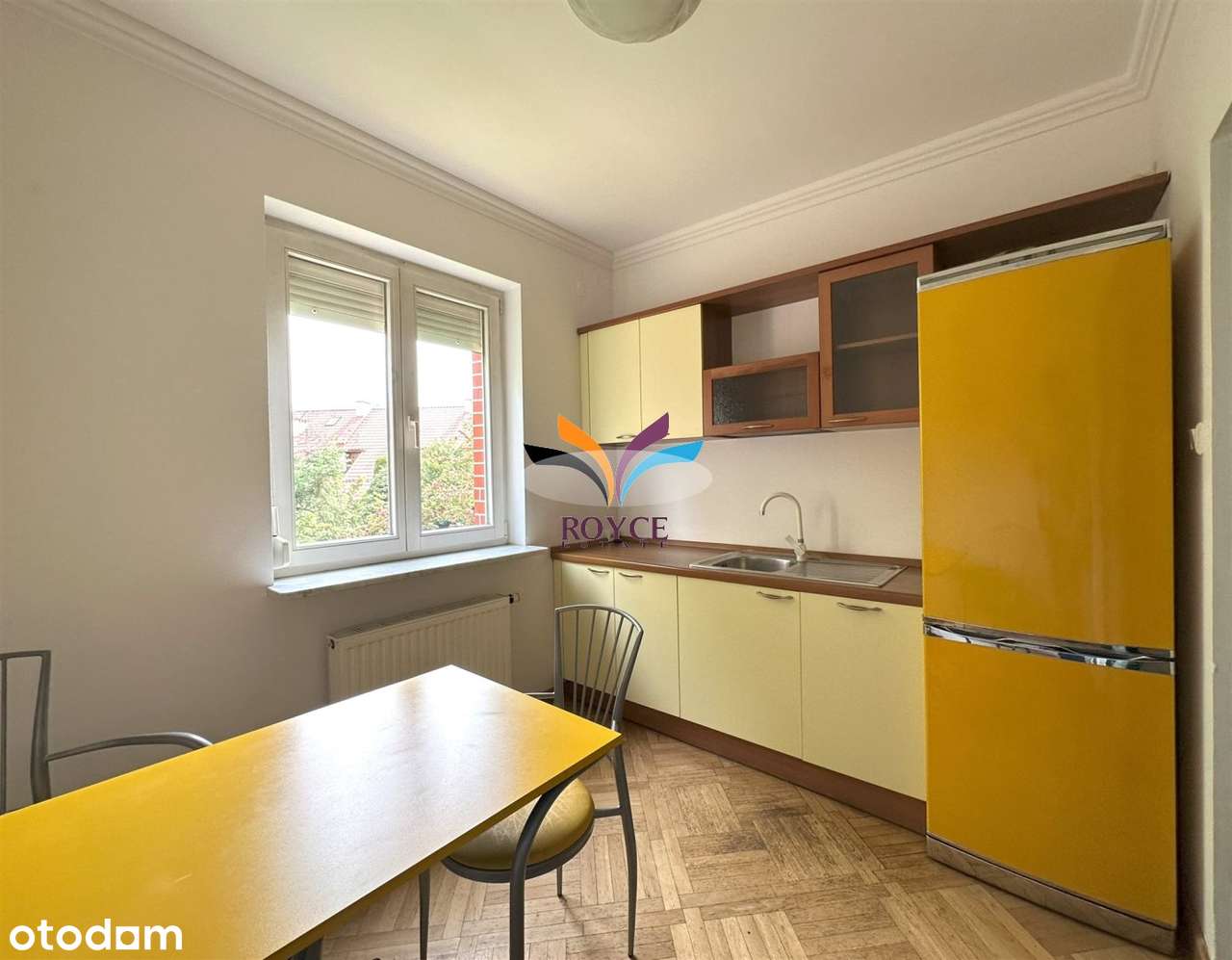 Mokotów ul. Śródziemnomorska 120 m2 garaż komórka-13