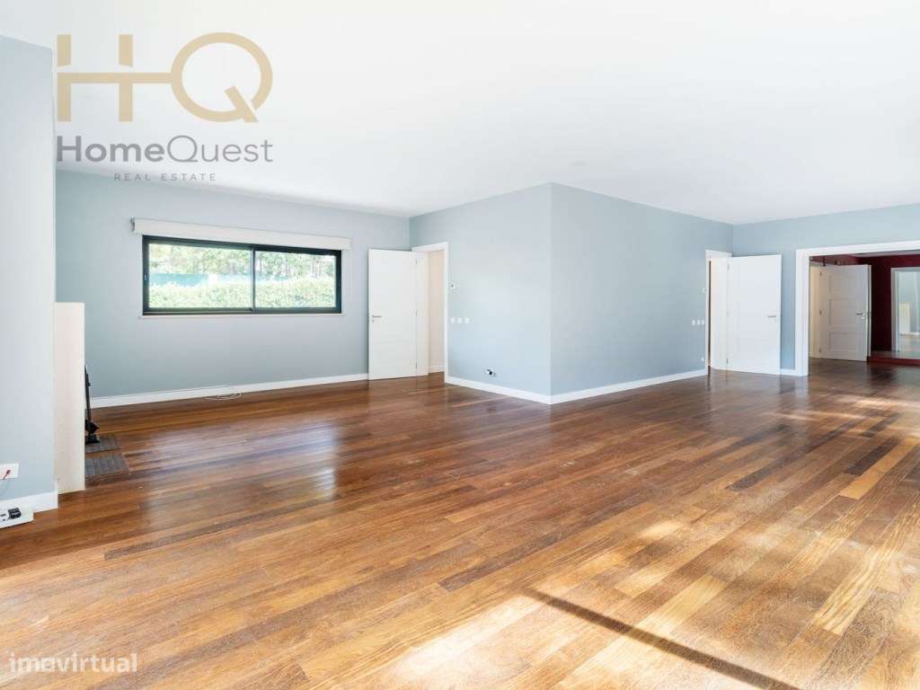 Moradia T4+2 Bairro da Martinha-18