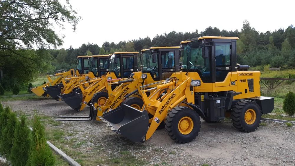 Petromax  pm 918  ładowarka 58900 tyś netto nowa 2022 1800 kg gotowa do odbioru 2022
