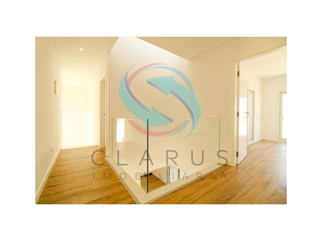 Moradia geminada em Vale de Milhaços-10