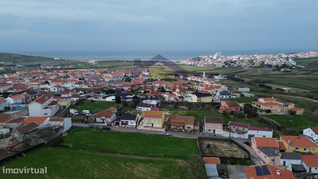 Moradia V3 com Terreno Urbano e Garagem - Seixal, Lourinhã-55