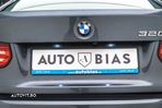 BMW Seria 3 320i Aut. Luxury Line - 41