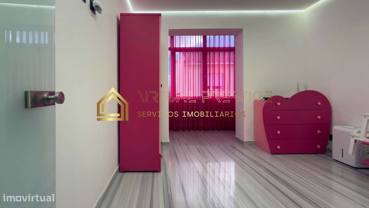 Moradia T4 Remodelada com Piscina em Belverde-22